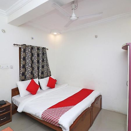 Oyo Flagship 19301 Mezbaan International Naka Hindola Hotel Lucknow Ngoại thất bức ảnh