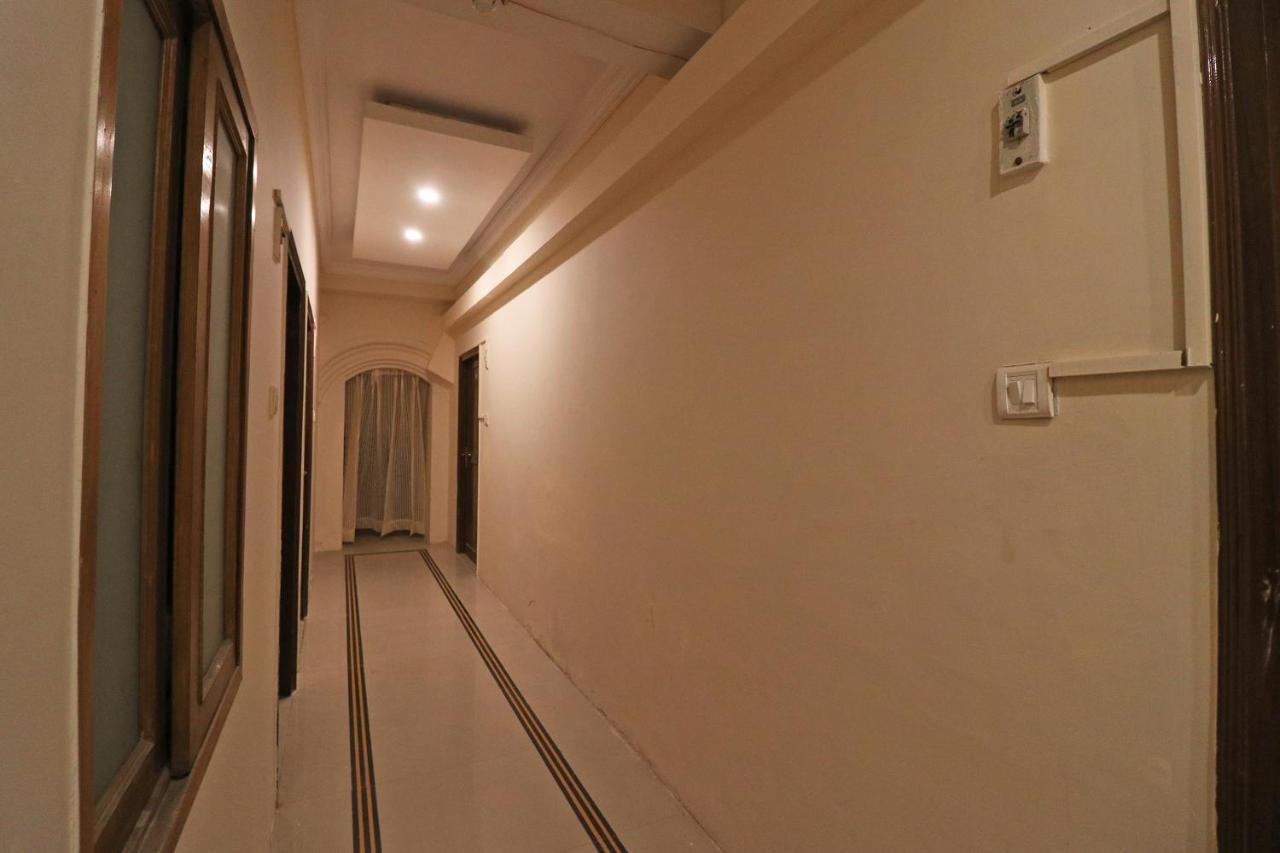 Oyo Flagship 19301 Mezbaan International Naka Hindola Hotel Lucknow Ngoại thất bức ảnh